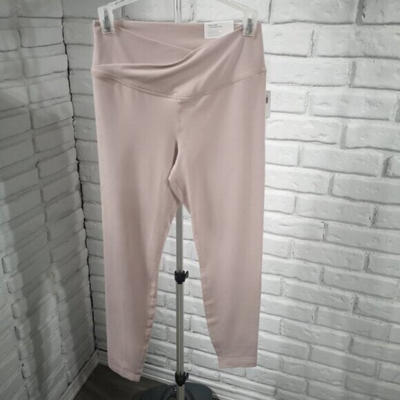 NWT Old Navy Ladies Rose Powerchill  Extra High Rise Leggings - Picture 1 of 7